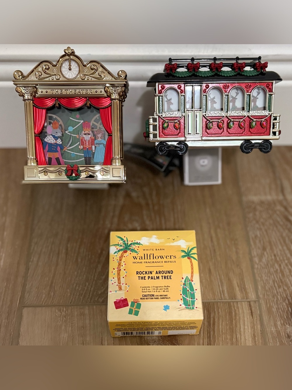 BATH & BODY WORKS PROJECTOR PLUG IN TROLLY & NUTCRACKER W/ REFILL PACK LOT NEW